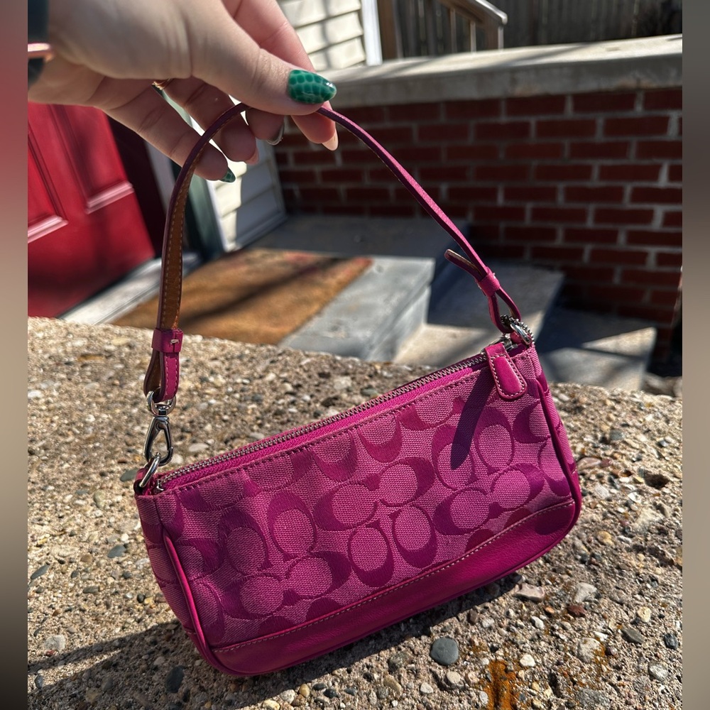 Vintage Y2K Coach Hamptons Demi Shoulder Bag Baguette Clutch Pink No. 6094